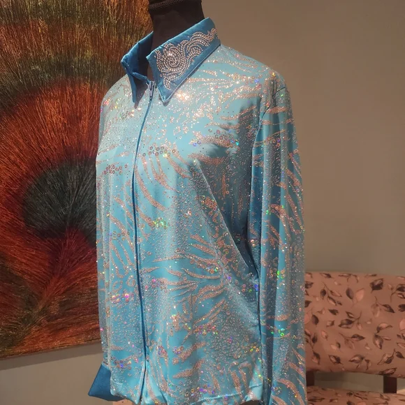 Performance Collection Blue Shirt - Picture 2 of 4